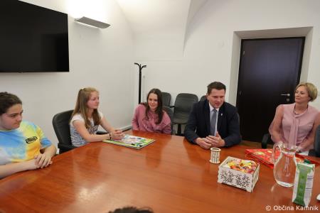 Učenci Osnovne šole Stranje obiskali župana (4)
